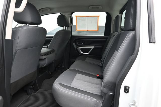 Used 2022 Nissan Titan SV AWD/4WD image 10