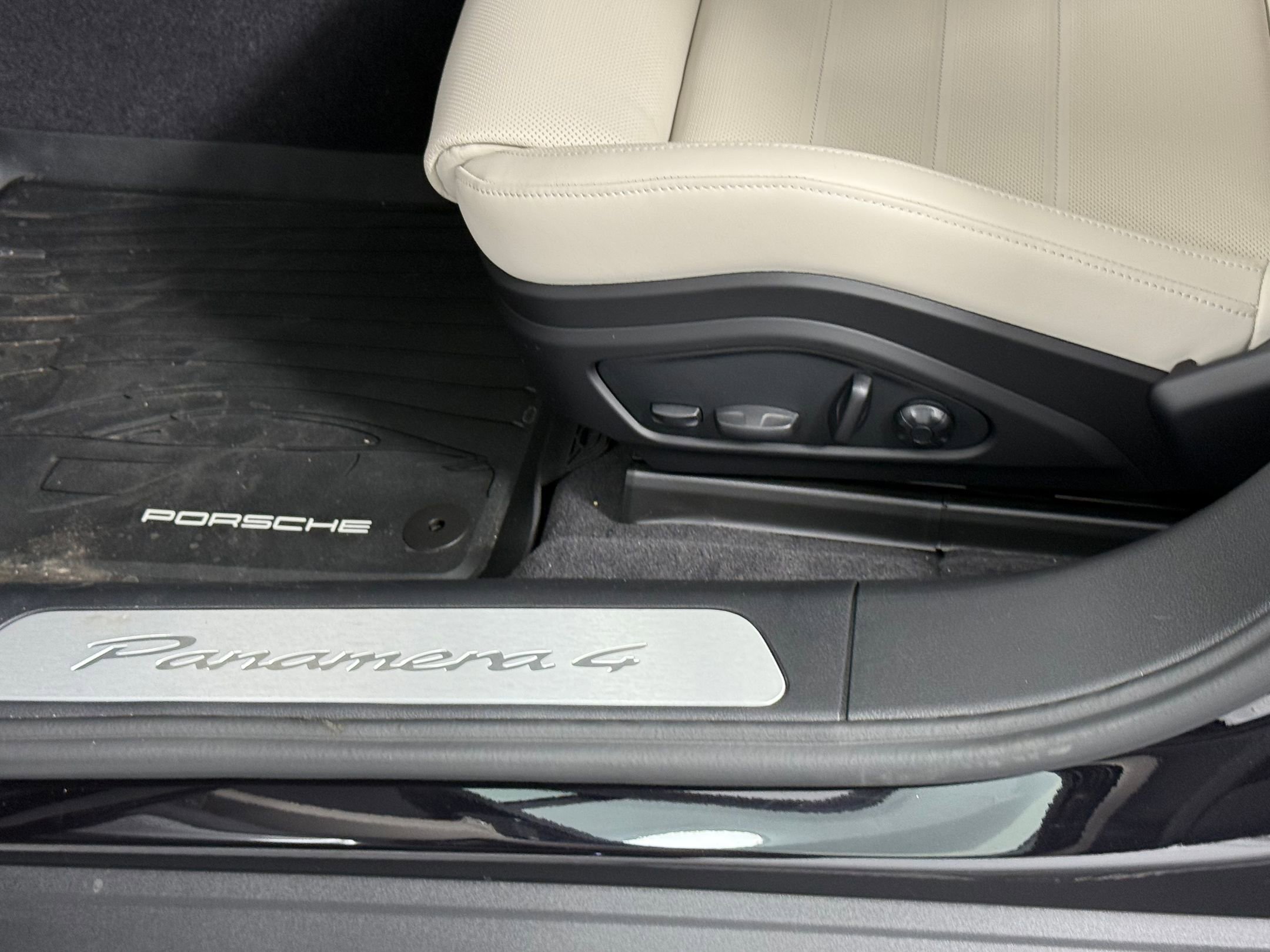 New 2026 Porsche Panamera 4 image 25
