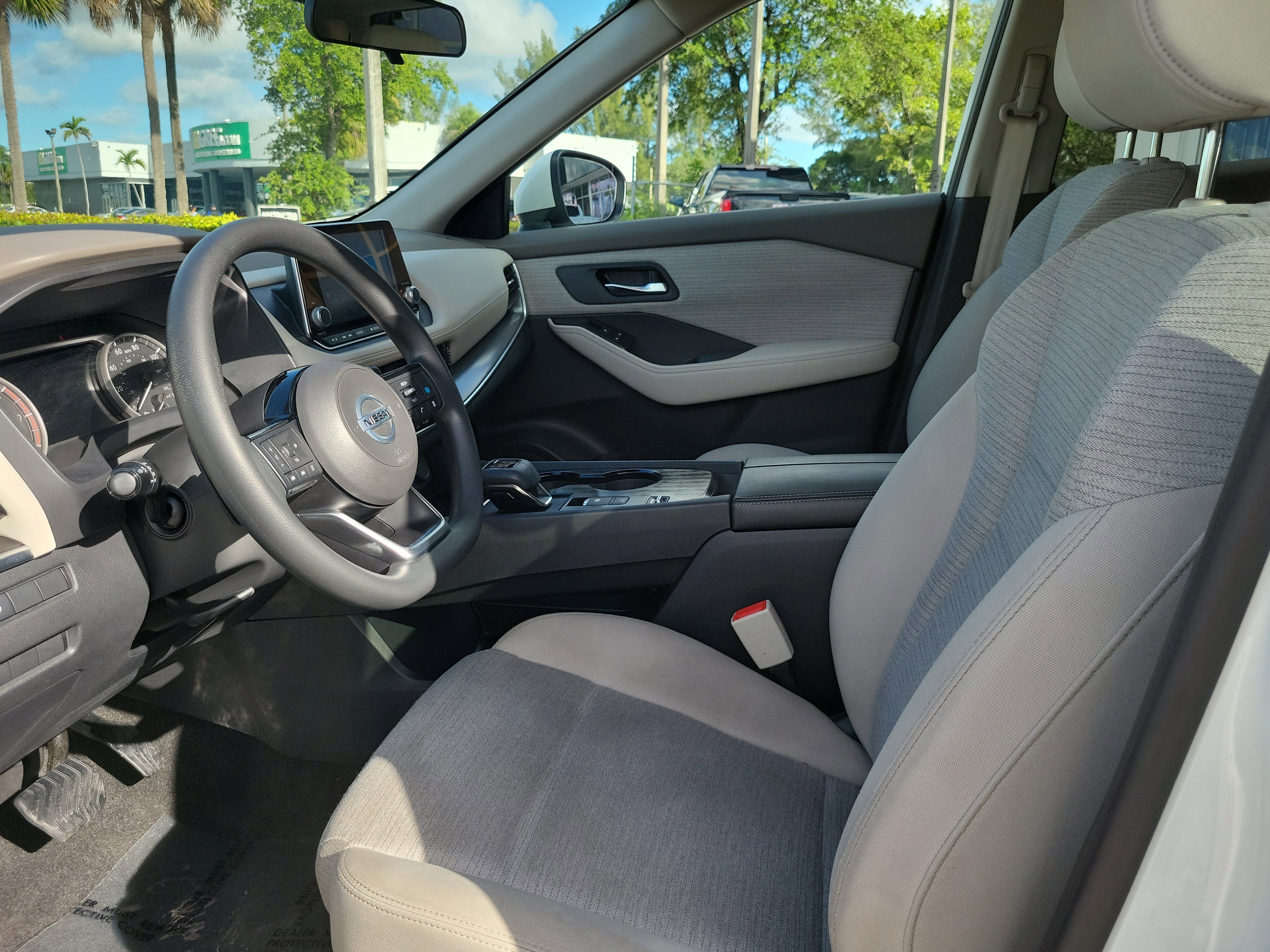 Used 2021 Nissan Rogue SV image 11