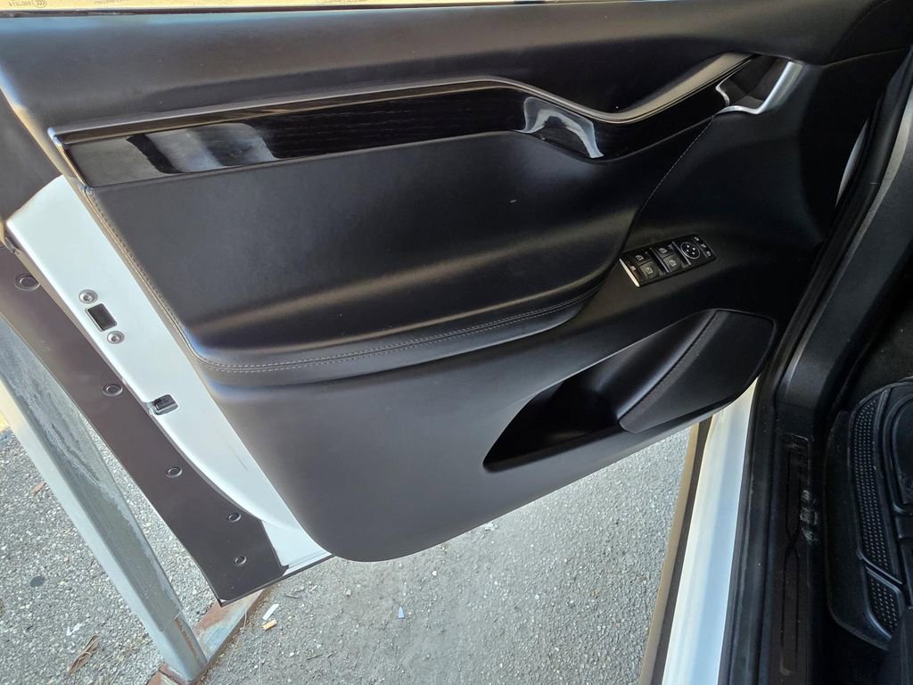 Used 2018 Tesla Model X 75D AWD/4WD image 37