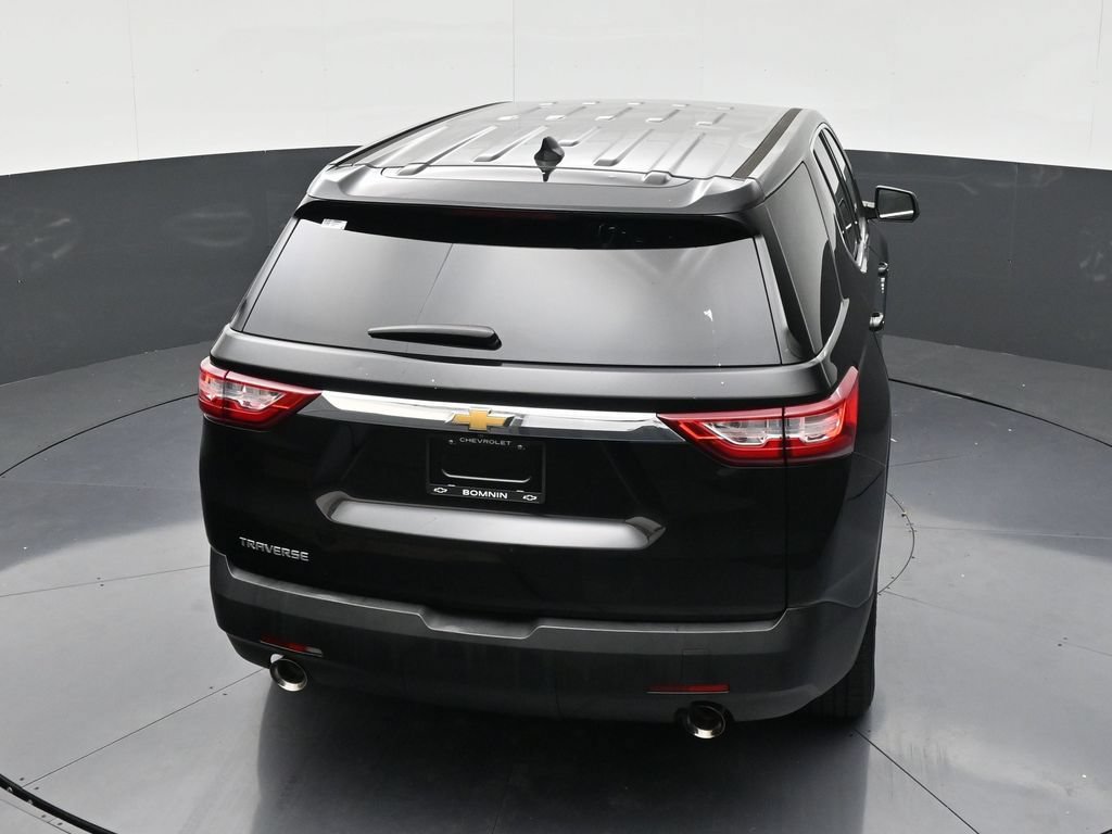 Used 2021 Chevrolet Traverse LS FWD image 15