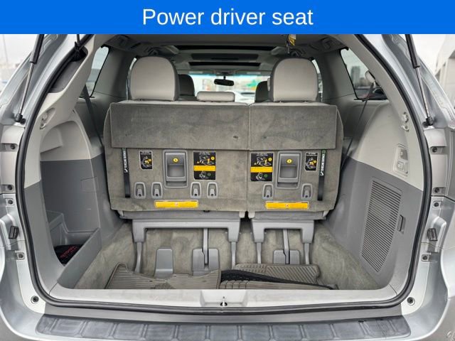 Used 2011 Toyota Sienna Limited w/ Premium Pkg image 32