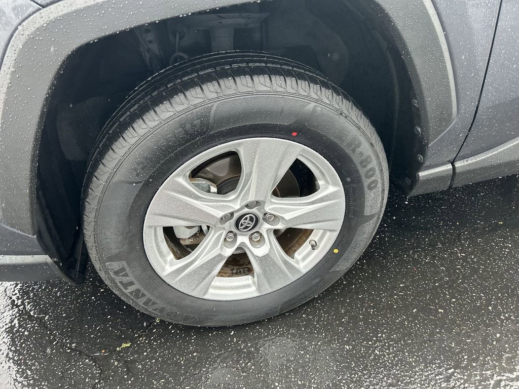 Used 2020 Toyota RAV4 LE image 10