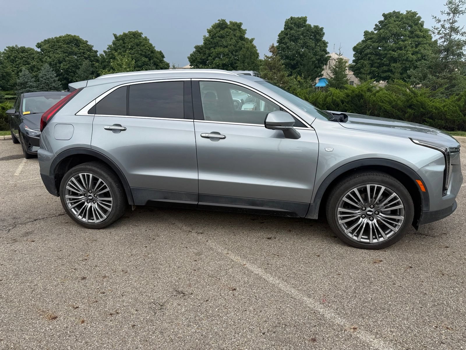 Used 2025 Cadillac XT4 Premium Luxury AWD/4WD image 4