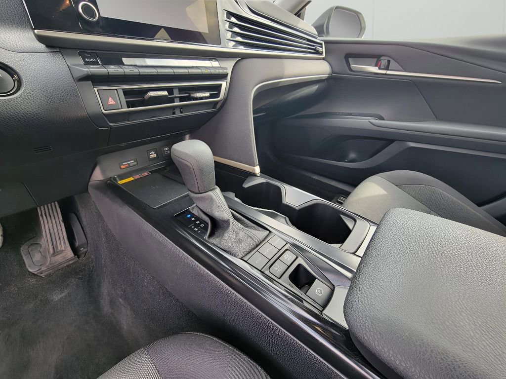 Used 2025 Toyota Camry LE image 20