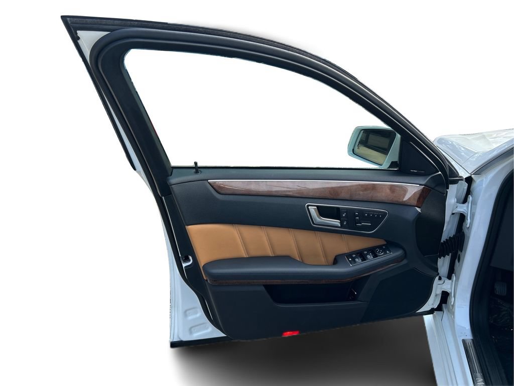 Used 2013 Mercedes-Benz E 350 Sedan image 21