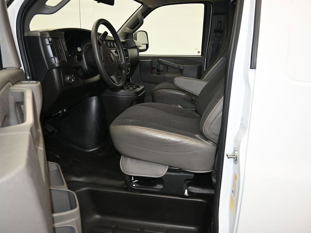 Used 2024 GMC Savana 2500 w/ Driver Convenience Package image 13