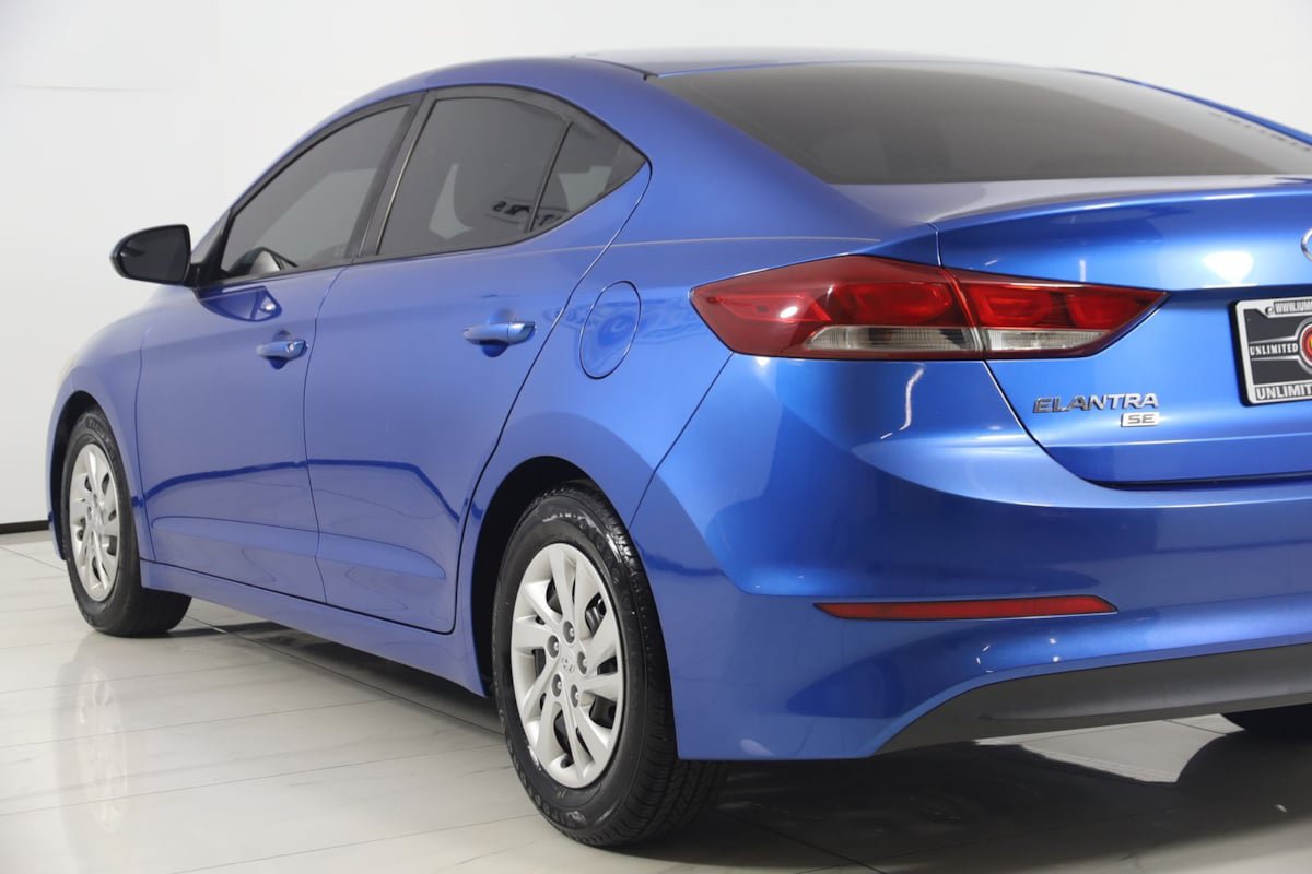 Used 2018 Hyundai Elantra SE FWD image 19
