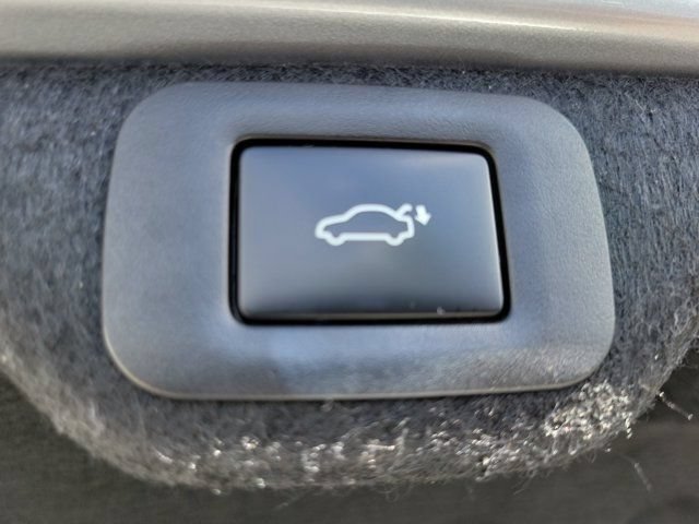 Used 2024 Lexus ES 350 F Sport w/ Accessory Package (Z2) FWD image 7