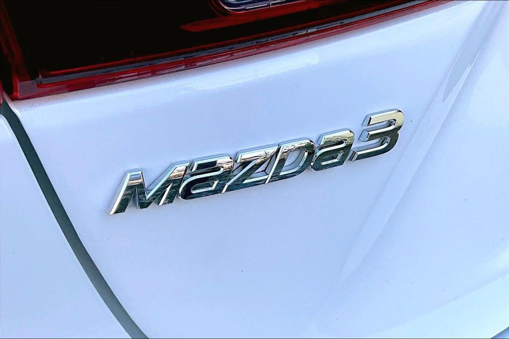 Used 2018 MAZDA MAZDA3 Touring image 34