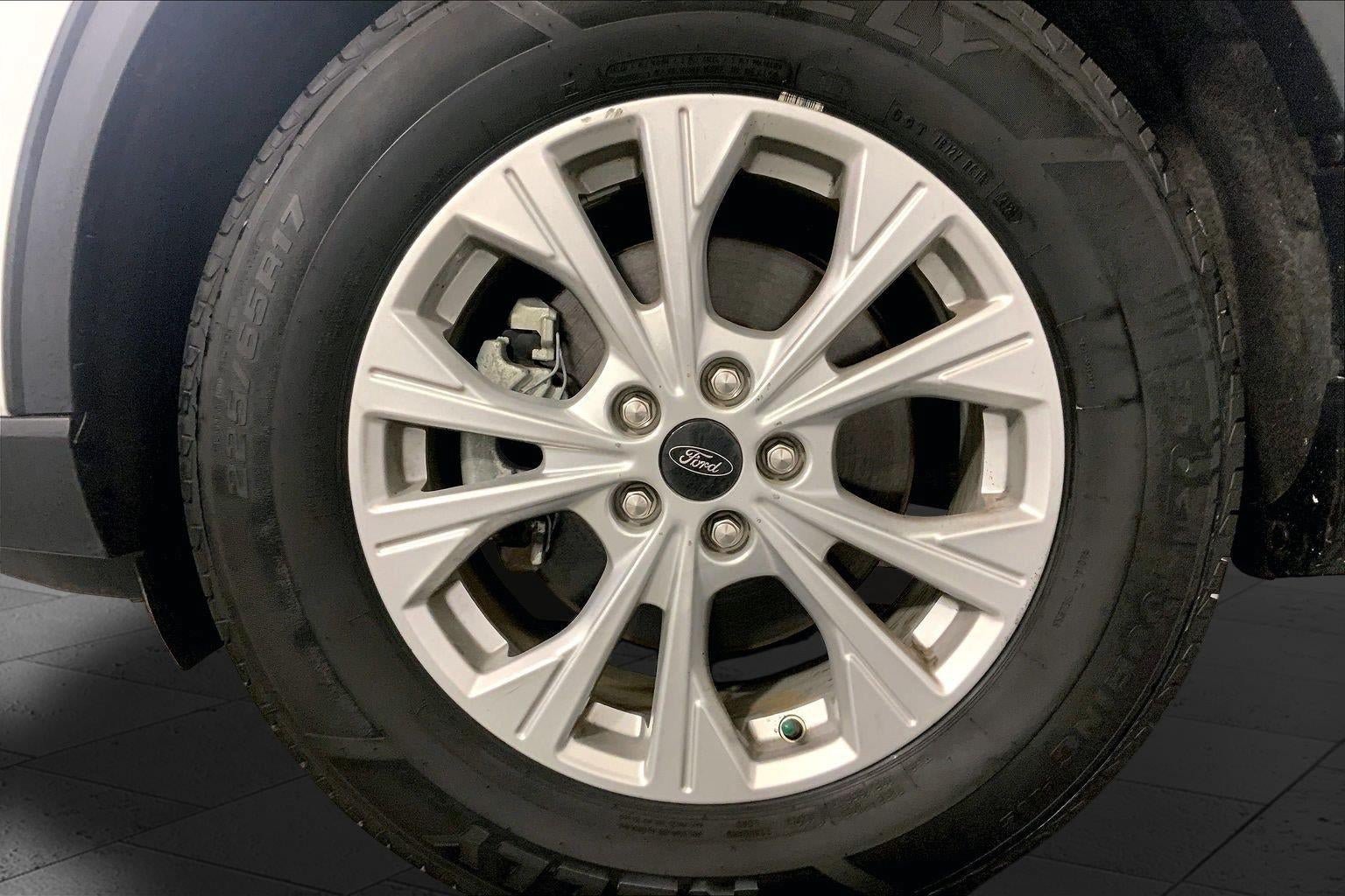 Used 2024 Ford Escape Active AWD/4WD image 9