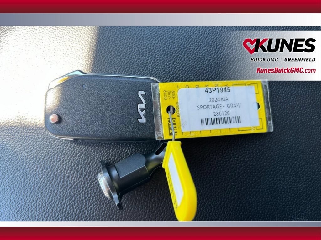 Used 2024 Kia Sportage LX FWD image 17