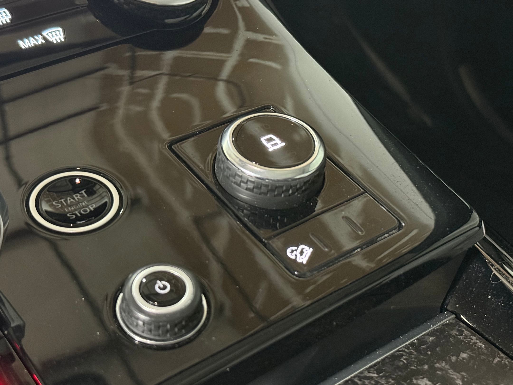 Used 2023 Land Rover Range Rover Sport SE Dynamic image 37