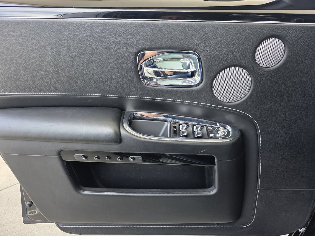 Used 2016 Rolls-Royce Ghost RWD image 20