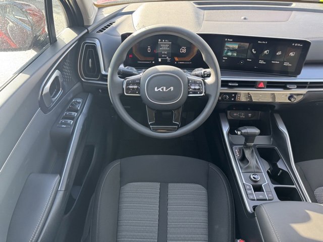 Used 2025 Kia Sorento LX image 14