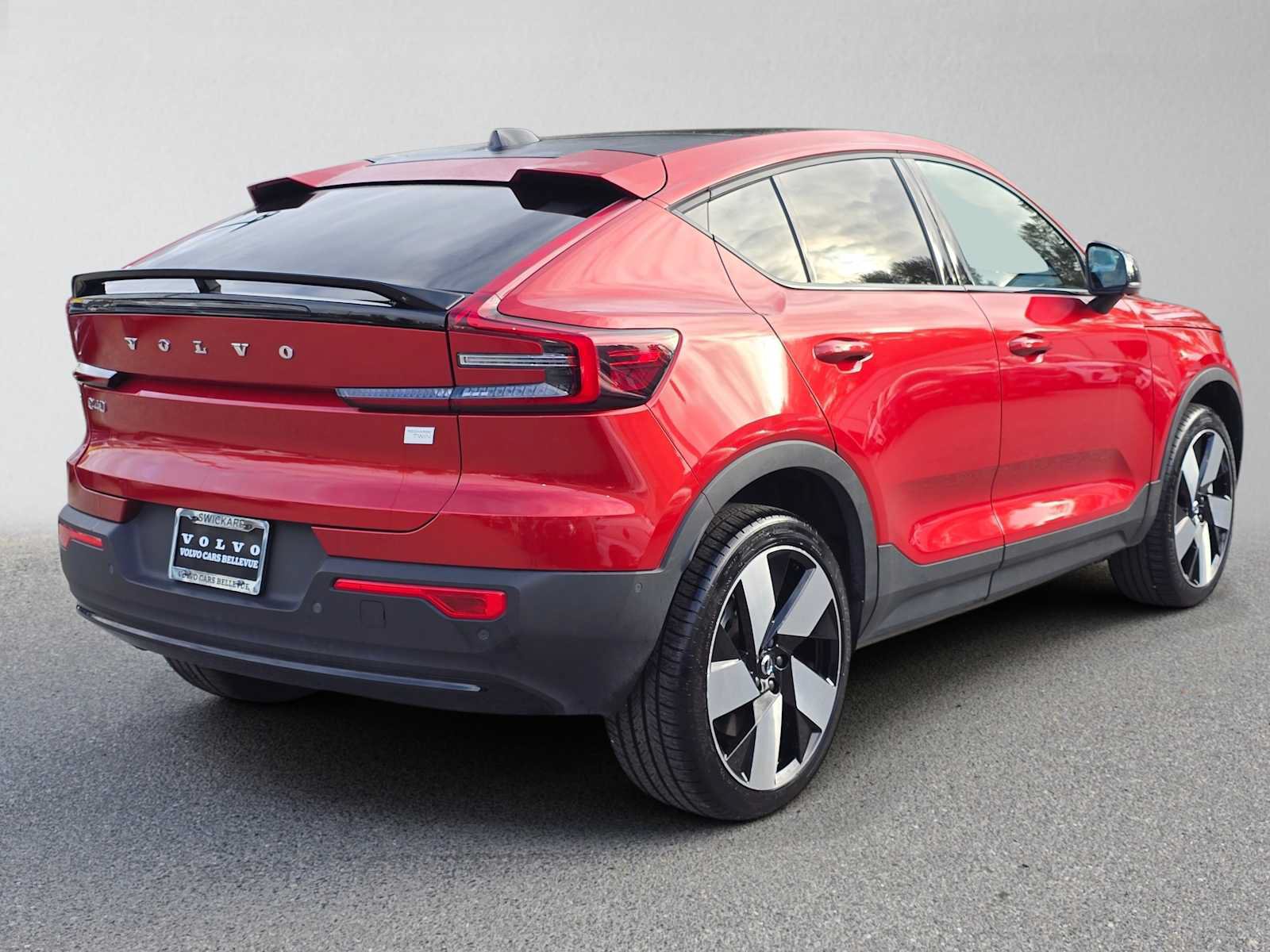 Certified 2023 Volvo C40 P8 Recharge Plus w/ Climate Package AWD/4WD image 4