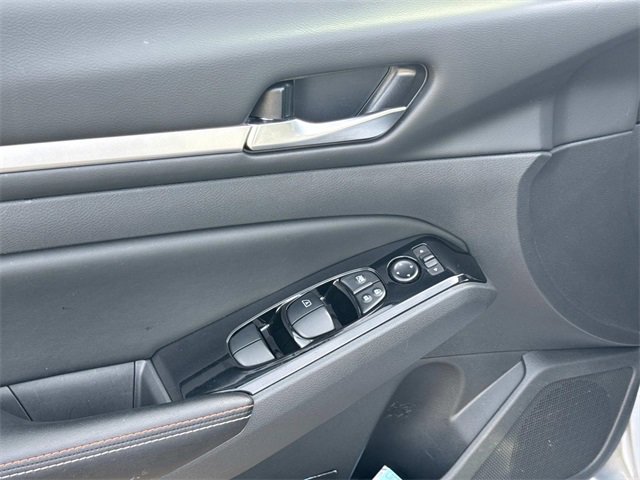 Used 2024 Nissan Altima 2.5 SR w/ SR Premium Package image 27