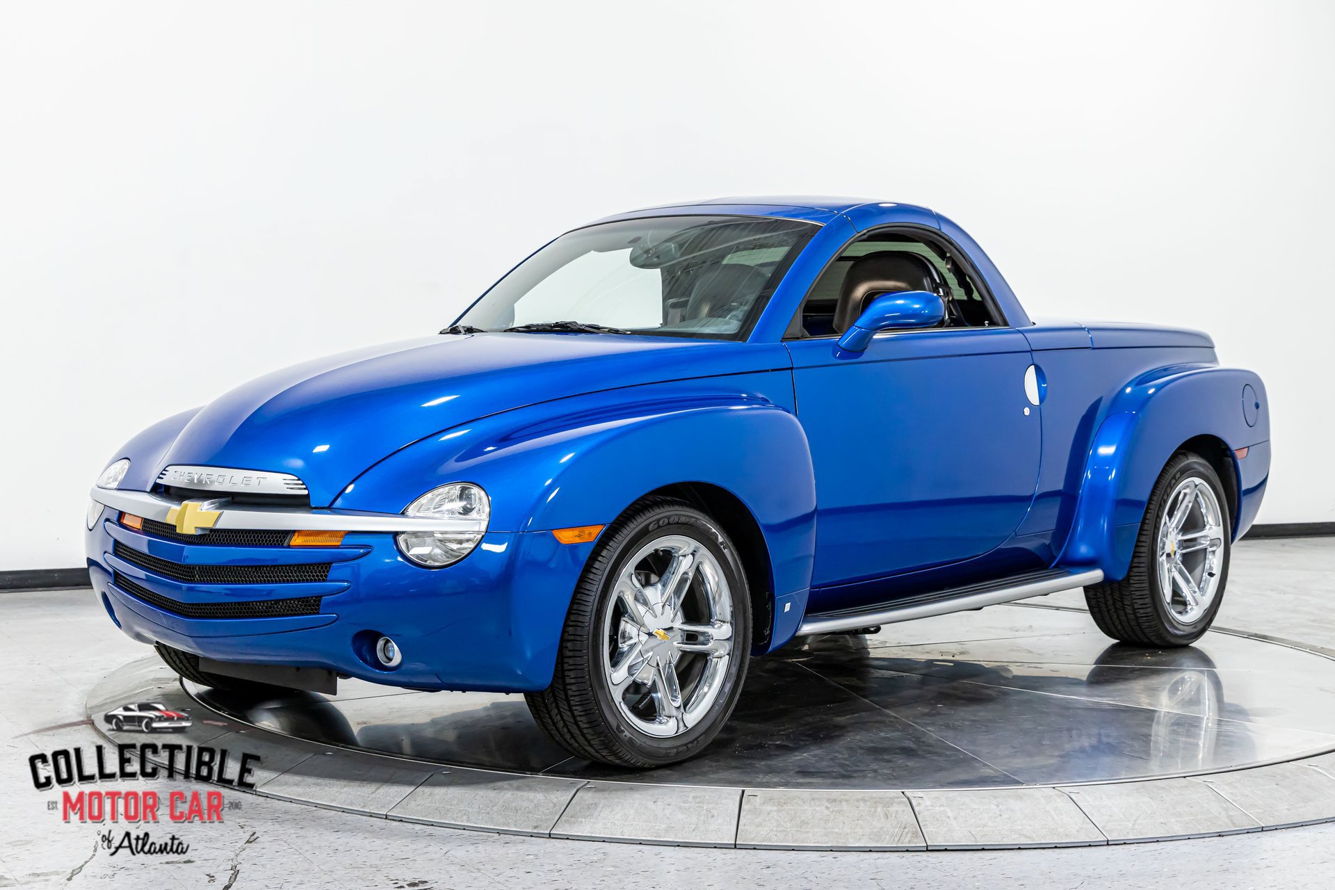 Used 2006 Chevrolet SSR w/ Preferred Equipment Group RWD image 9