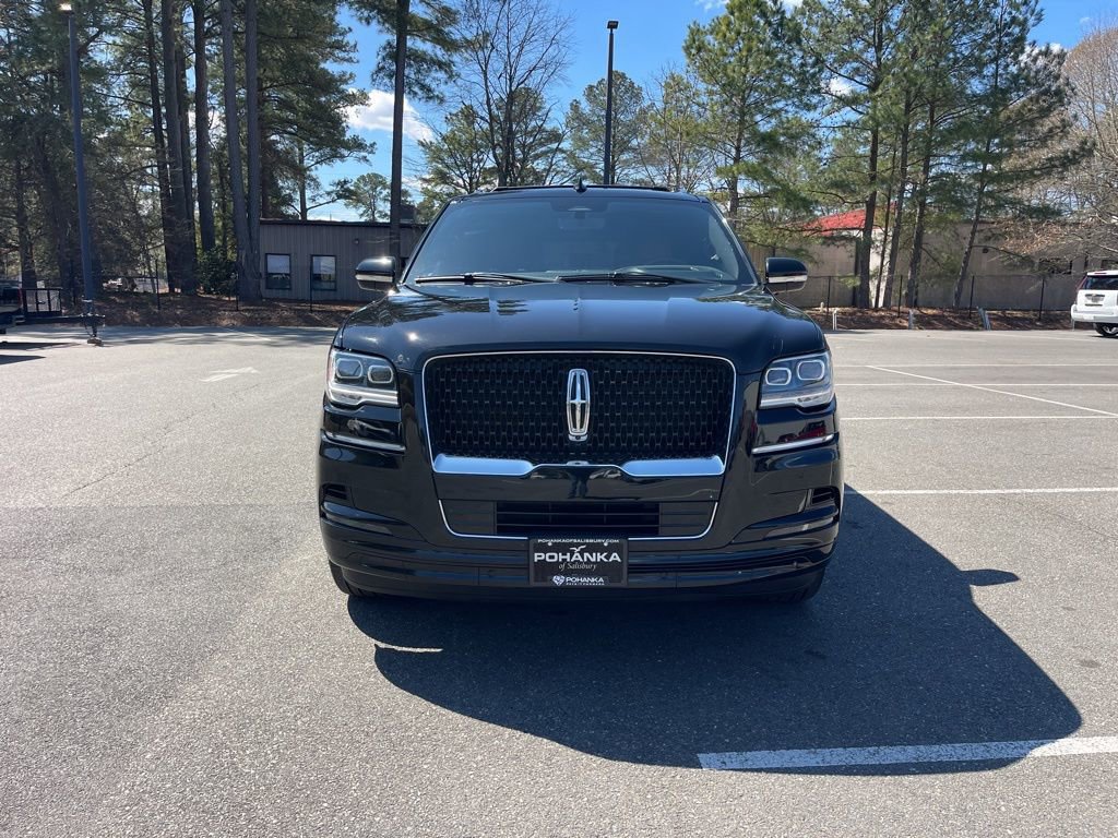 Used 2024 Lincoln Navigator L Reserve AWD/4WD image 3