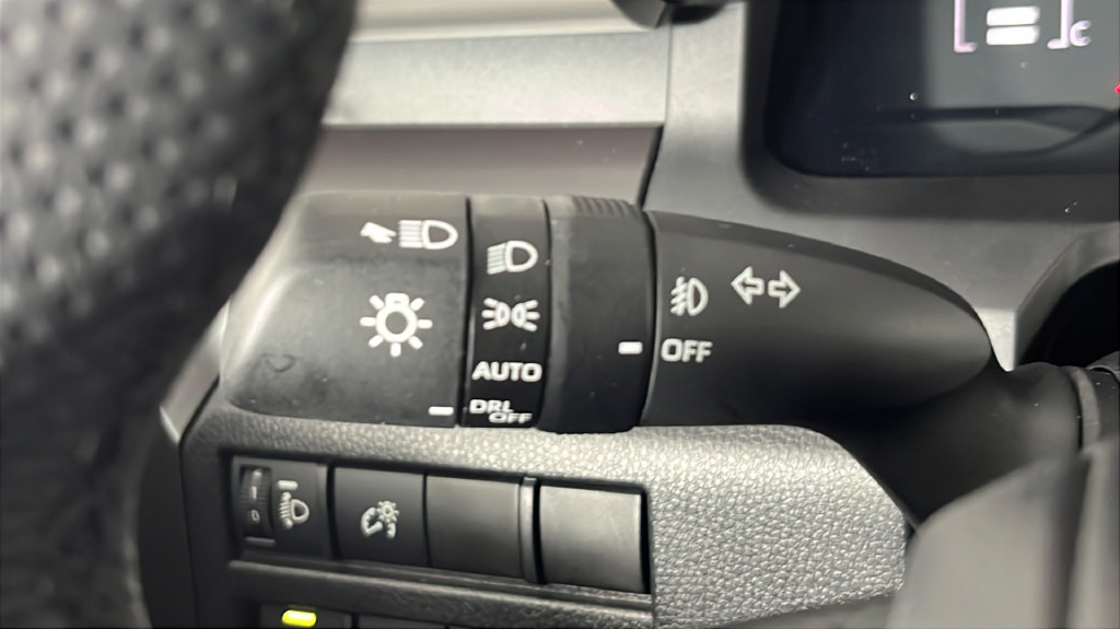 Used 2025 Toyota Tacoma SR5 w/ SR5 Upgrade Package AWD/4WD image 26