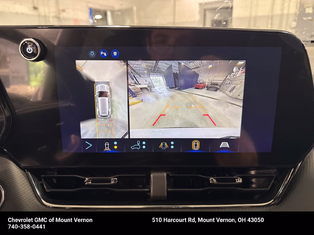 New 2027 Chevrolet Equinox RS w/ Safety and Technology Package FWD image 17