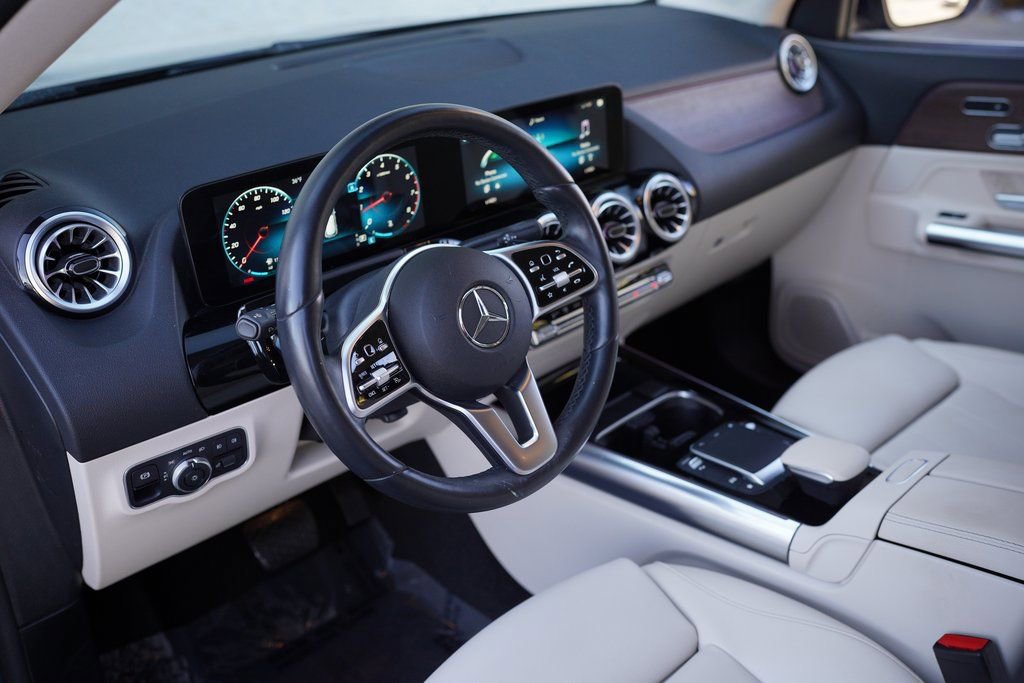 Used 2022 Mercedes-Benz GLA 250 4MATIC w/ Premium Package Lite image 19