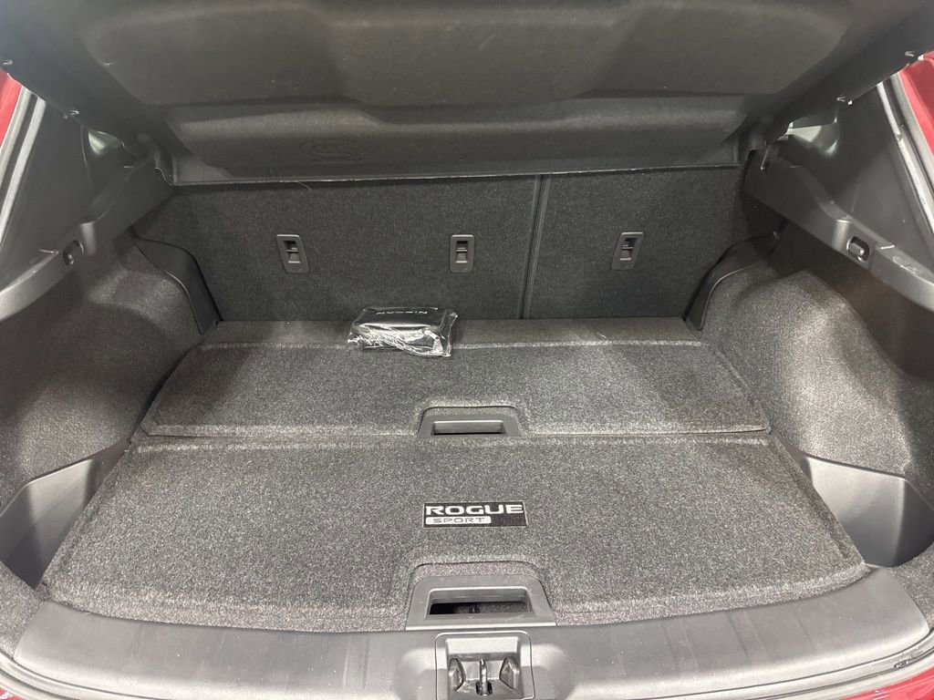 Used 2022 Nissan Rogue Sport SV image 14