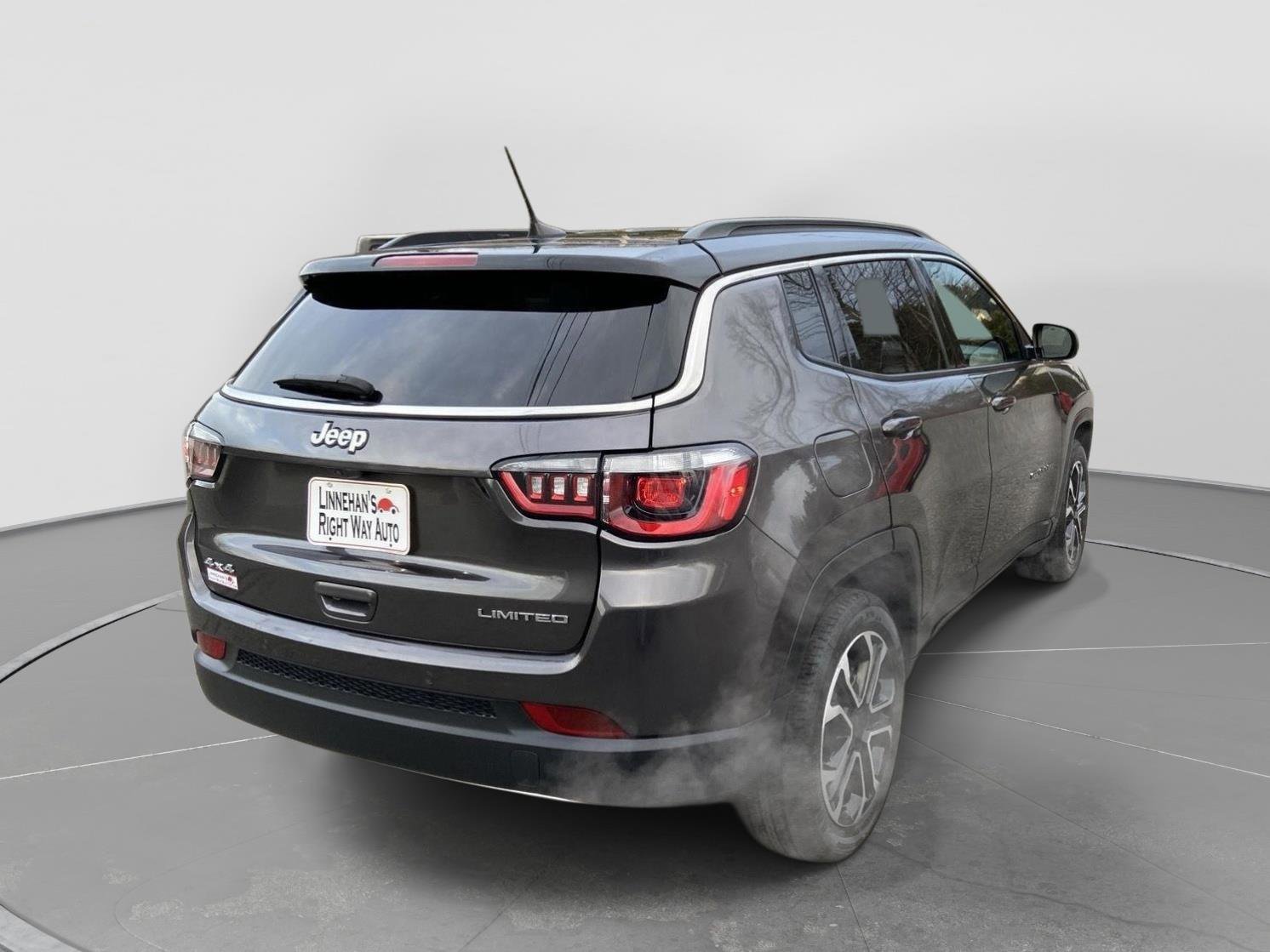 Used 2023 Jeep Compass Limited AWD/4WD image 5