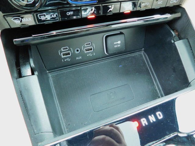 Used 2024 Jeep Grand Cherokee L Limited w/ Luxury Tech Group II image 37