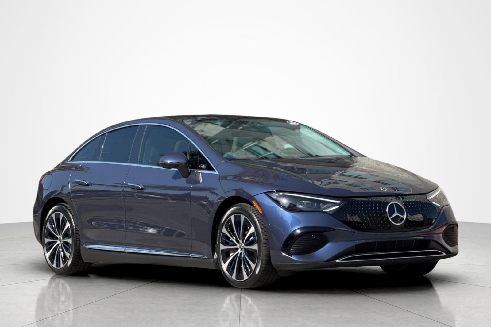 Used 2023 Mercedes-Benz EQE 500 4MATIC Sedan image 7