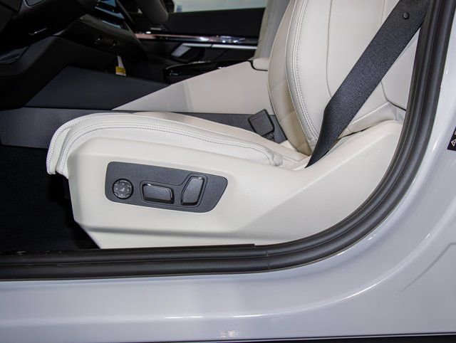 Used 2026 BMW 530i xDrive w/ Premium Package image 15