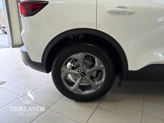 New 2026 Ford Escape ST-Line w/ Tech Pack #1 FWD image 32