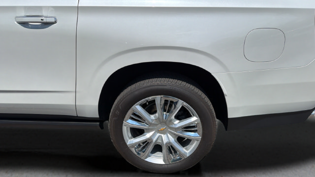 Used 2024 Chevrolet Suburban High Country AWD/4WD image 41