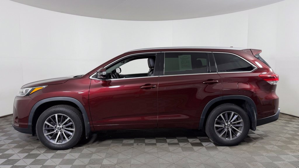 Used 2017 Toyota Highlander XLE AWD/4WD image 4