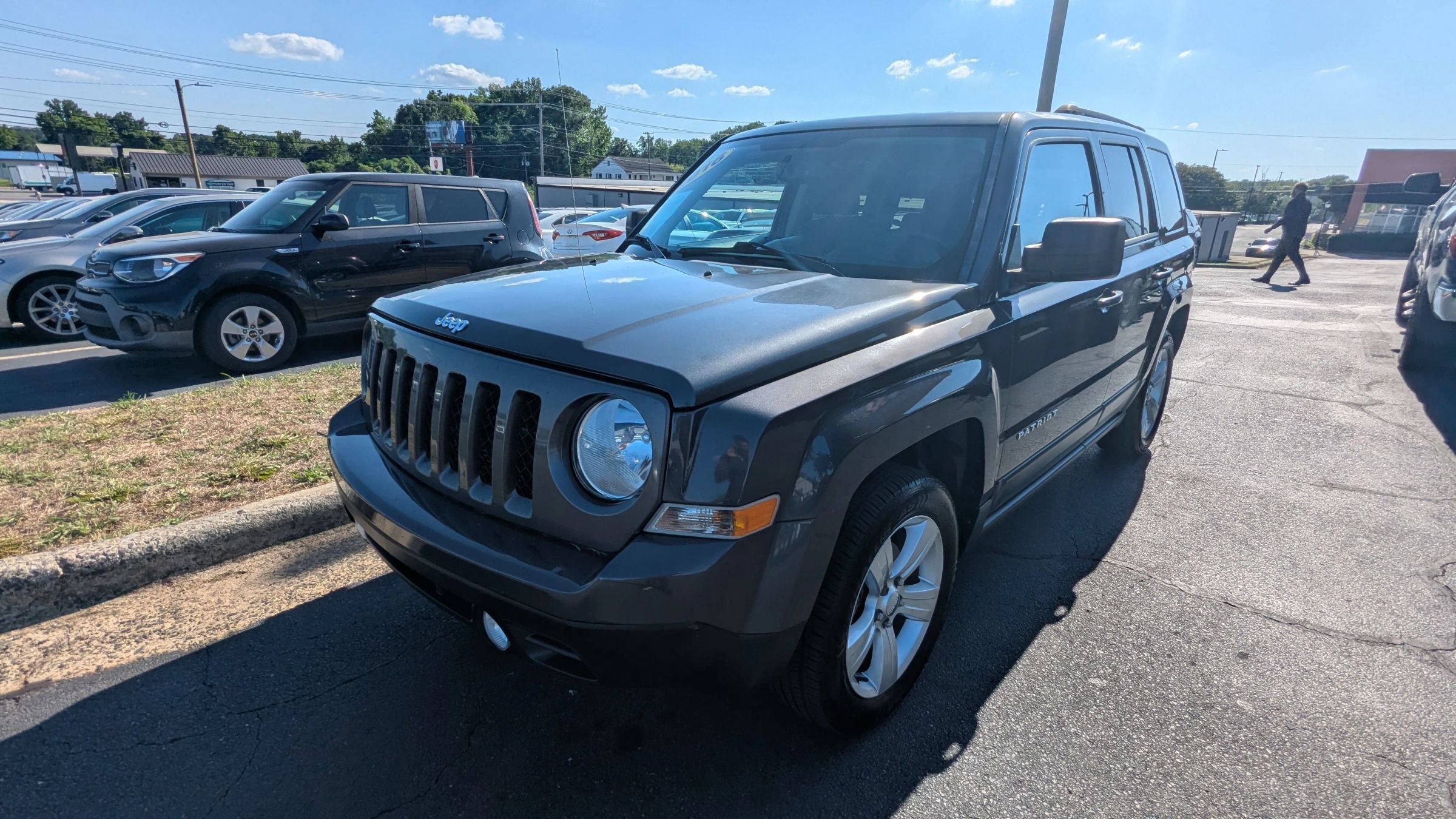 Used 2016 Jeep Patriot Latitude FWD image 3