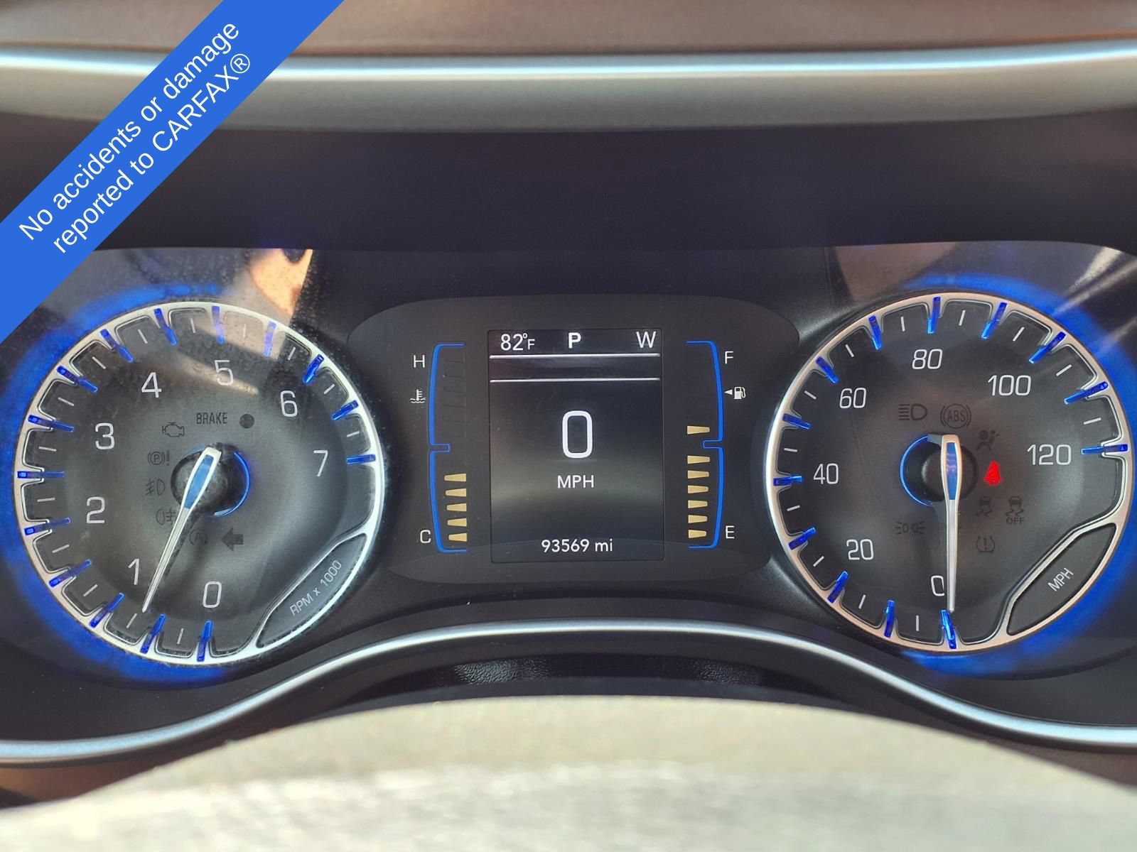 Used 2018 Chrysler Pacifica Touring-L FWD image 21