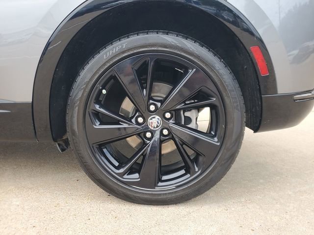 Used 2022 Buick Envision Essence w/ Sport Touring Package FWD image 9