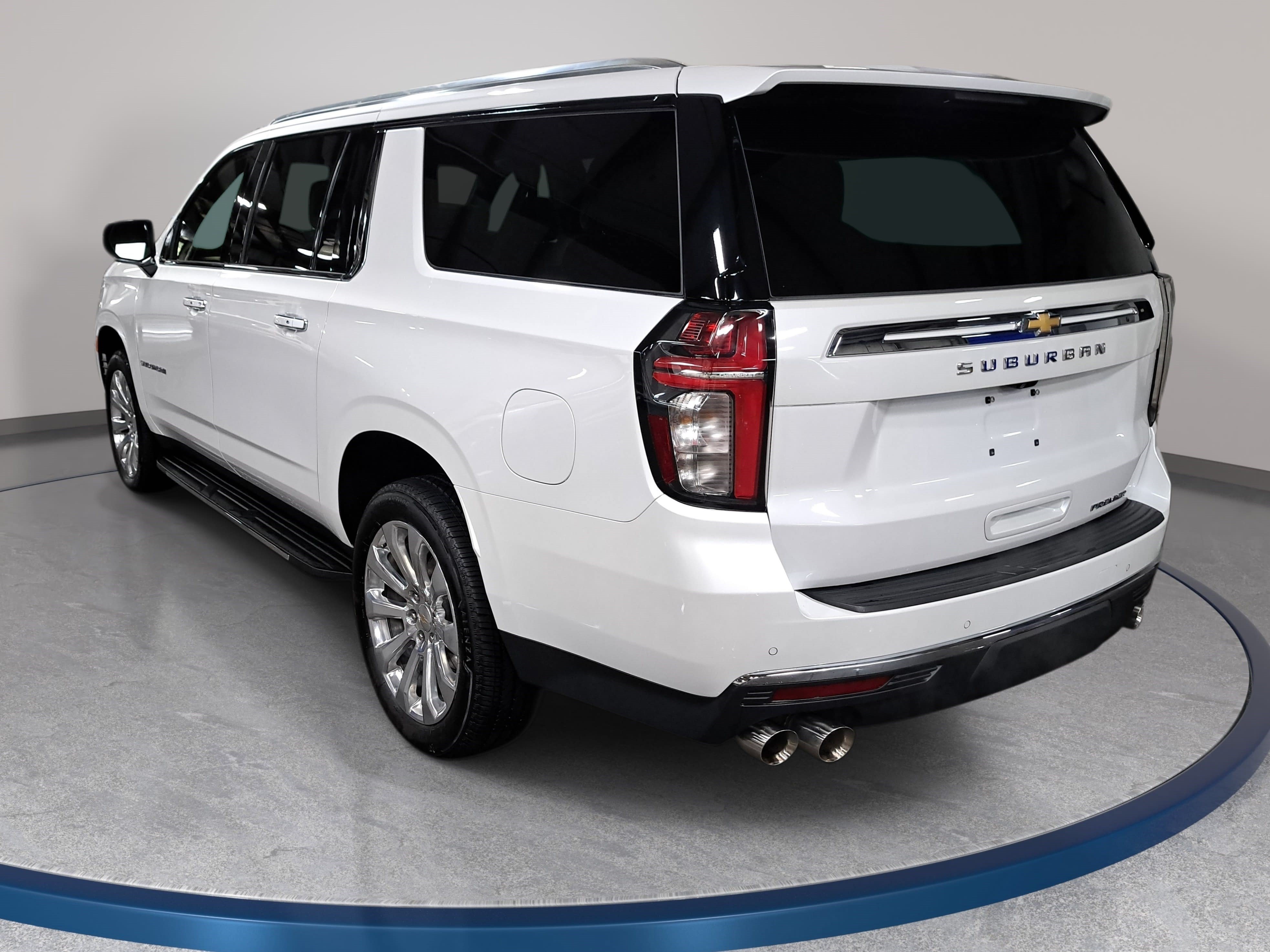 Used 2024 Chevrolet Suburban Premier AWD/4WD image 7