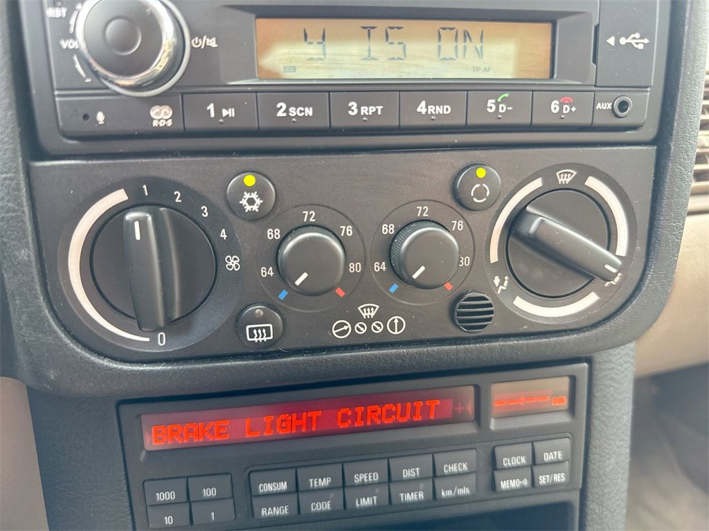 Used 1993 BMW 325i Sedan image 14