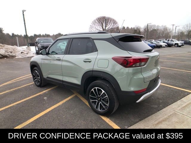 Used 2025 Chevrolet TrailBlazer LT w/ LT Cold Weather Package image 4