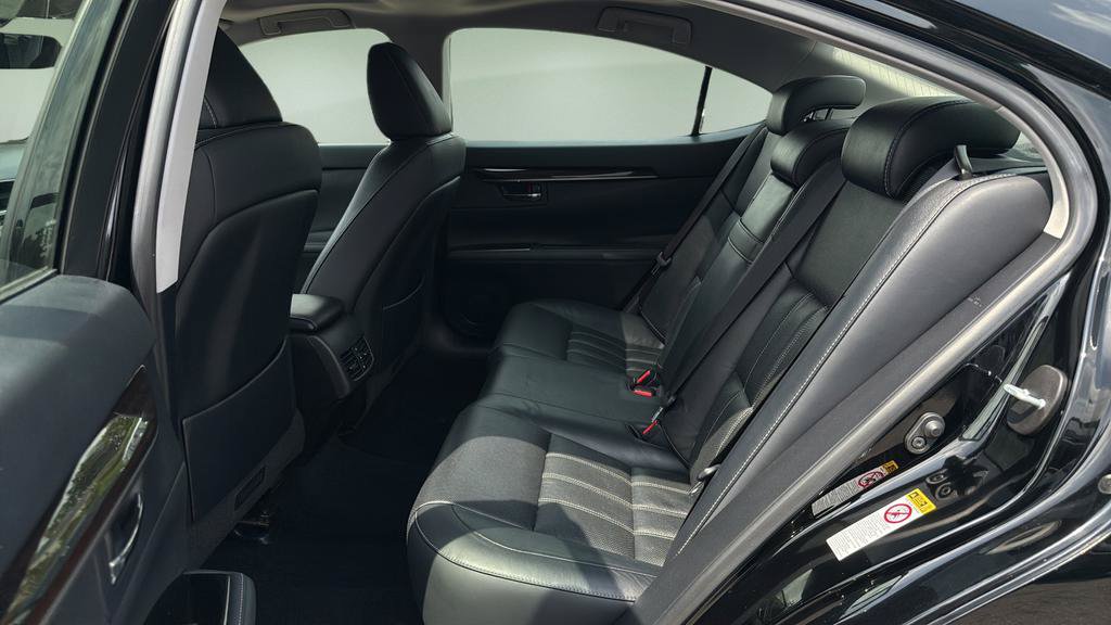 Used 2016 Lexus ES 350 w/ Luxury Package w/Wood Trim FWD image 15
