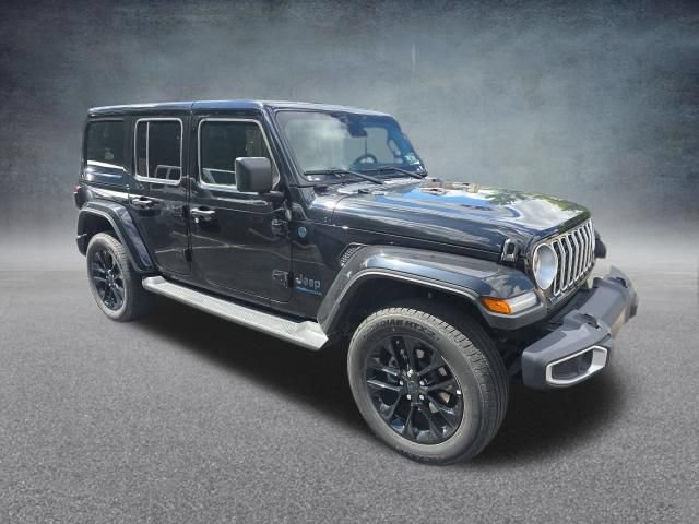 Used 2025 Jeep Wrangler Unlimited Sahara AWD/4WD image 2
