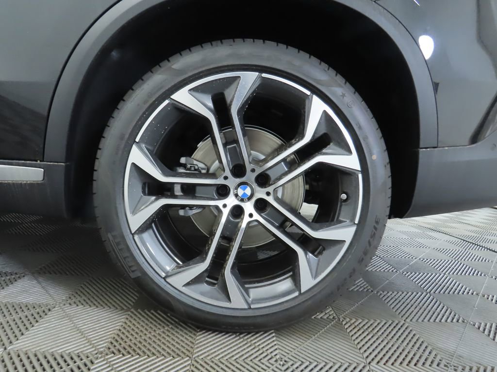 Certified 2026 BMW X5 sDrive40i w/ Climate Comfort Package RWD image 33
