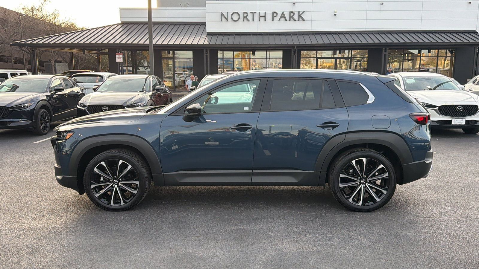 Certified 2025 MAZDA CX-50 2.5 Turbo w/ Premium Plus Pkg image 5