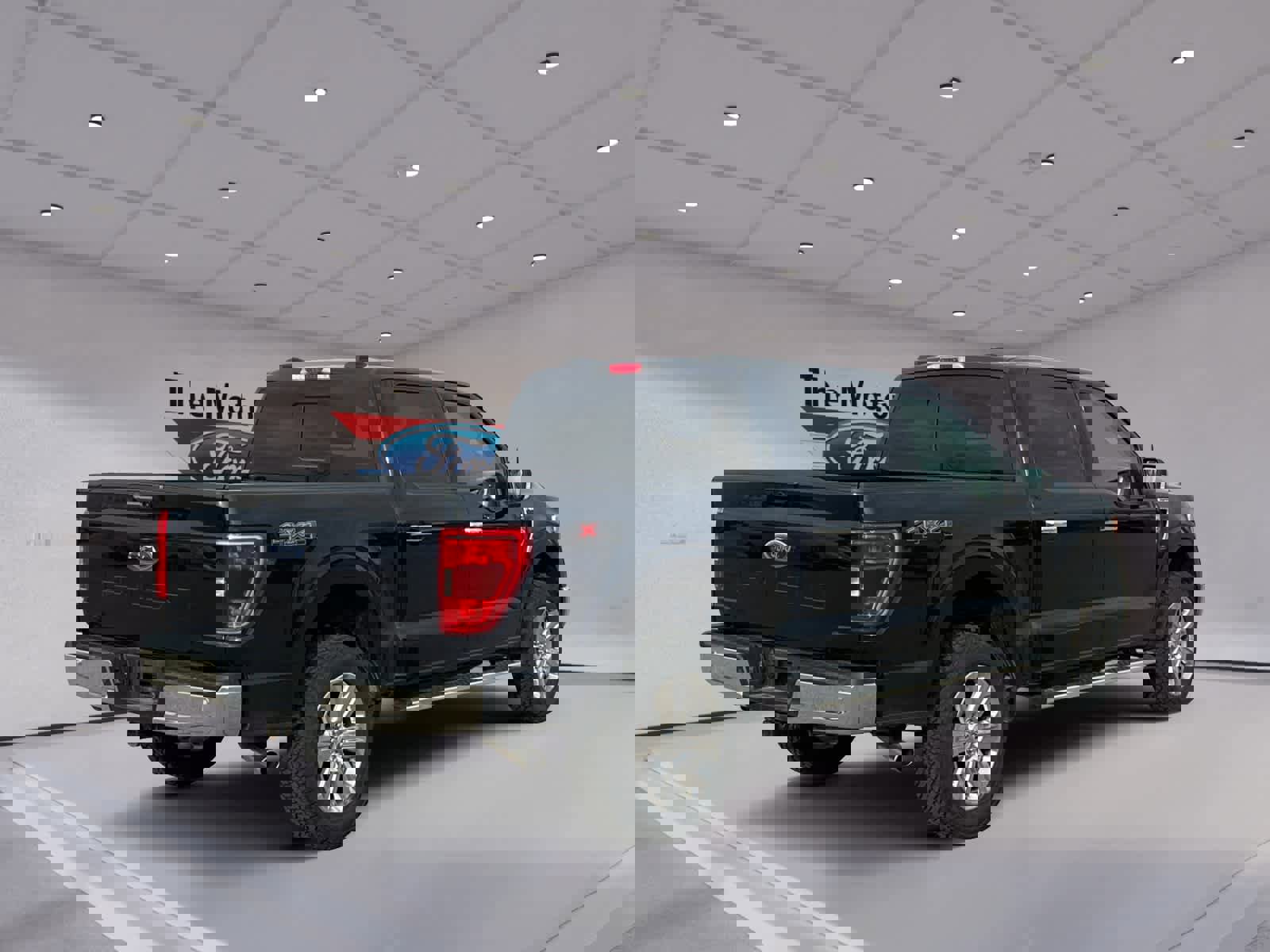 Certified 2022 Ford F150 XLT w/ Equipment Group 302A High image 5