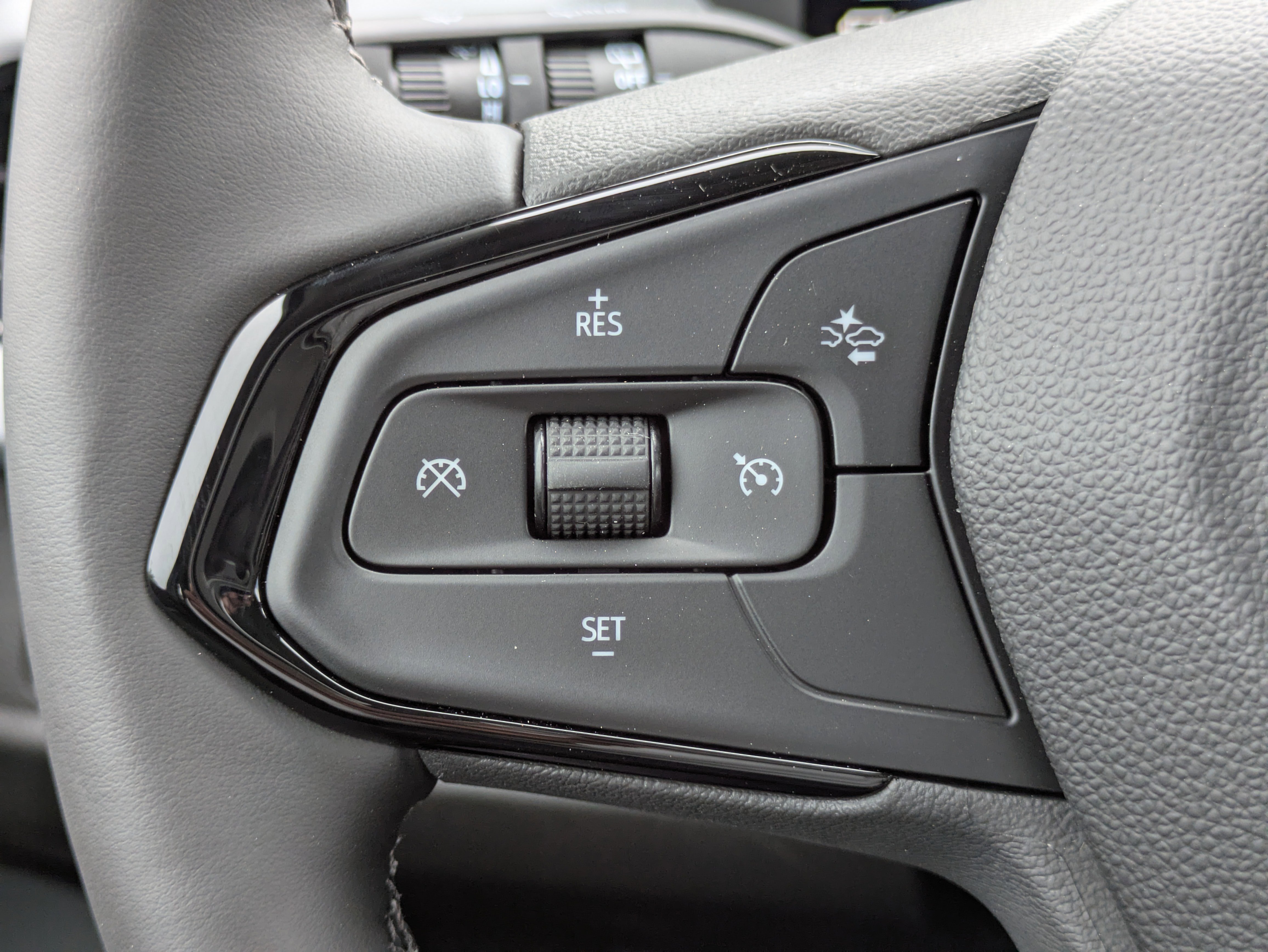 New 2027 Chevrolet Bolt LT w/ Comfort Package FWD image 16