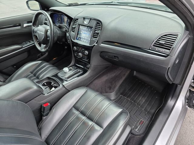 Used 2018 Chrysler 300 S w/ 300S Premium Group image 23