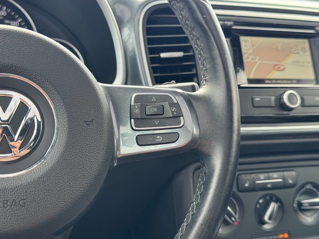 Used 2012 Volkswagen Beetle 2.5 image 31