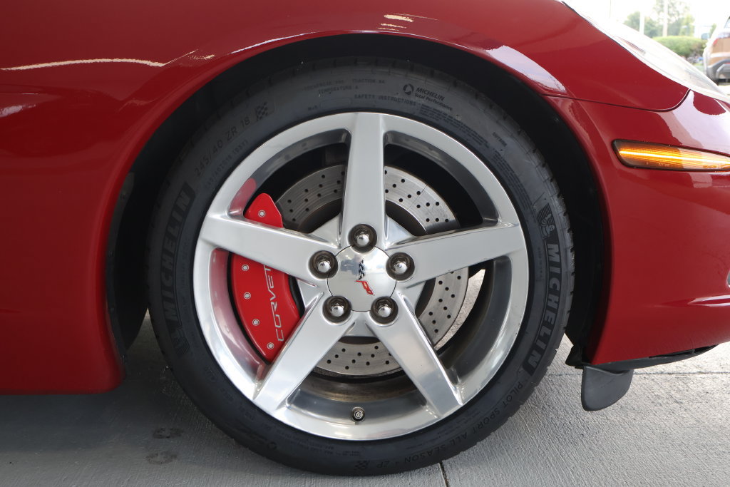 Used 2005 Chevrolet Corvette Coupe w/ Preferred Equipment Group RWD image 14