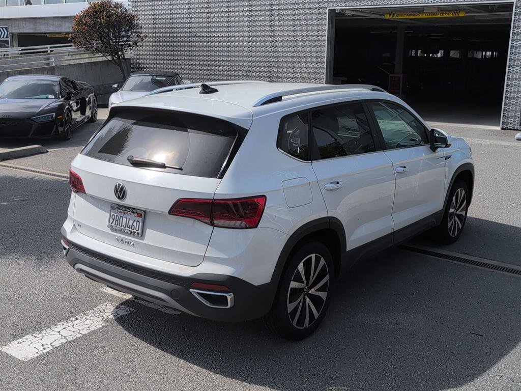 Used 2022 Volkswagen Taos SE FWD image 12